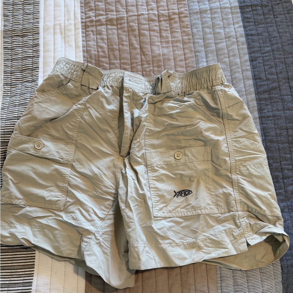 AFTCO Light Khaki Cargo Shorts with Patch Pocket 5”